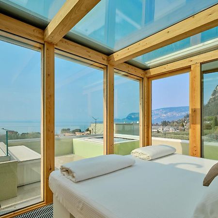Villa Sunny Lake Suites Бардолино Экстерьер фото