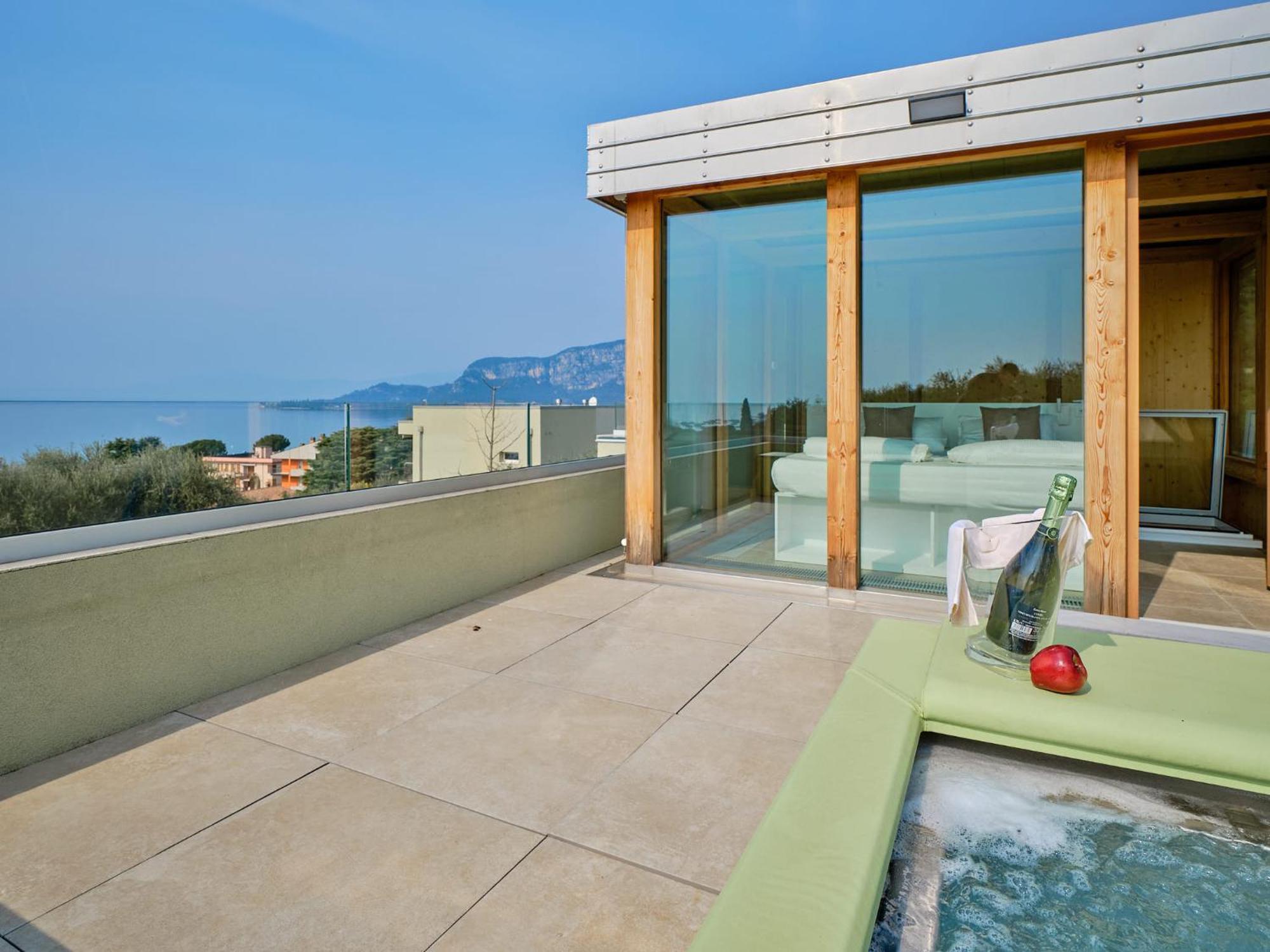 Villa Sunny Lake Suites Бардолино Экстерьер фото