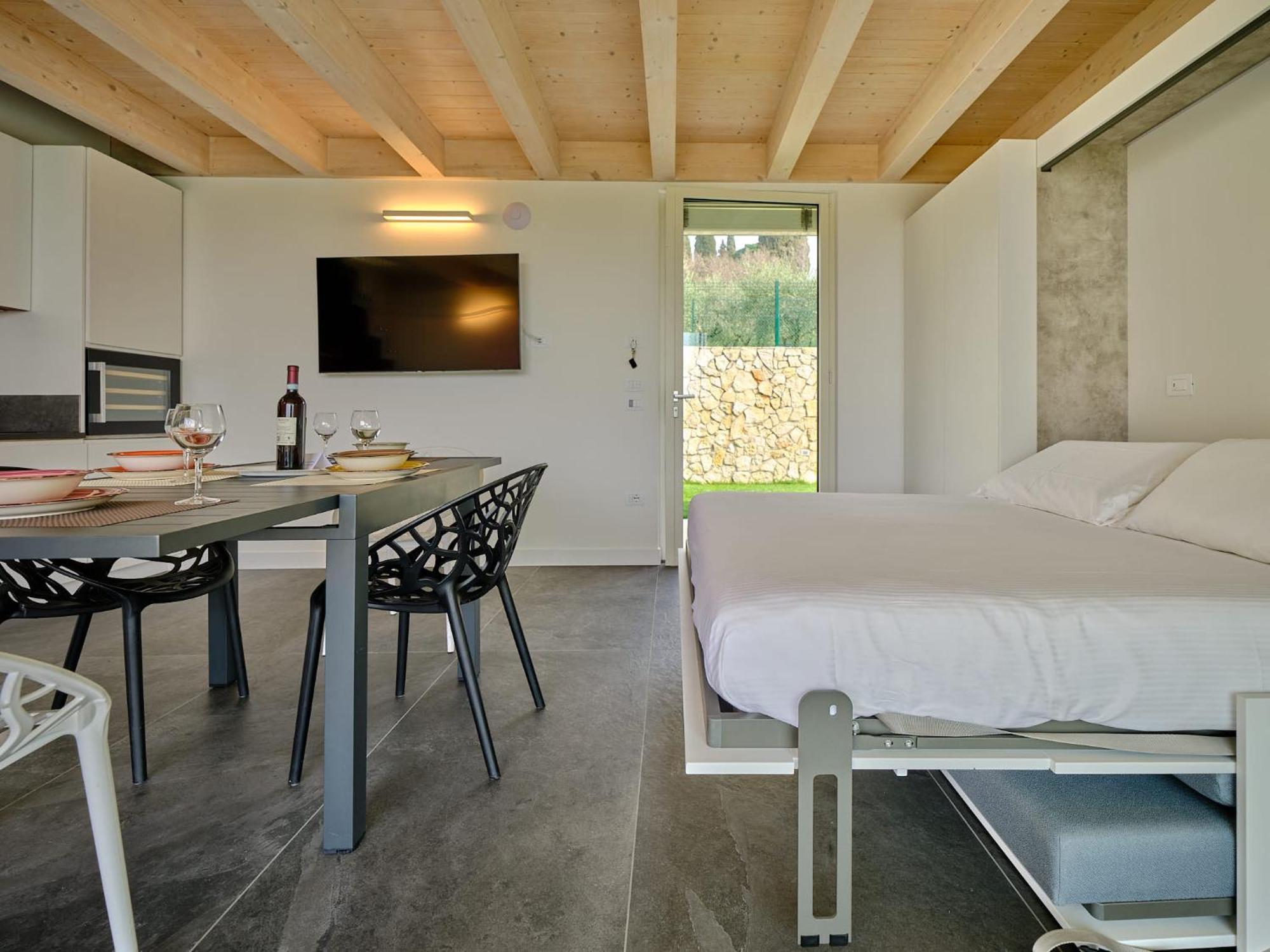 Villa Sunny Lake Suites Бардолино Экстерьер фото