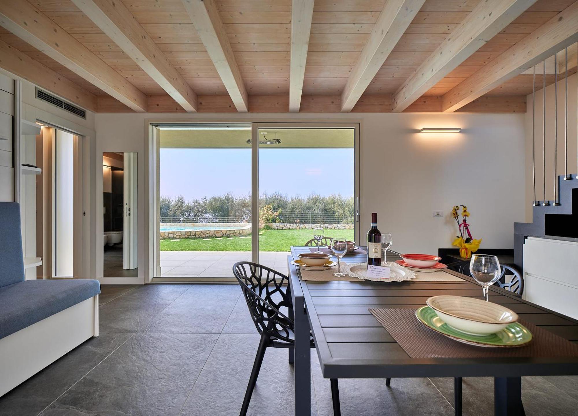 Villa Sunny Lake Suites Бардолино Экстерьер фото